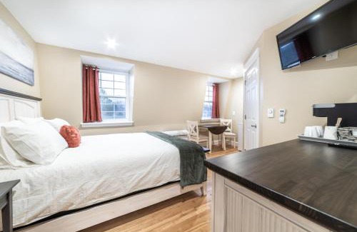 New Glasgow Hotel | Pet-Friendly Riverside Inn: Guest Rated 10/10 with Hot Tub