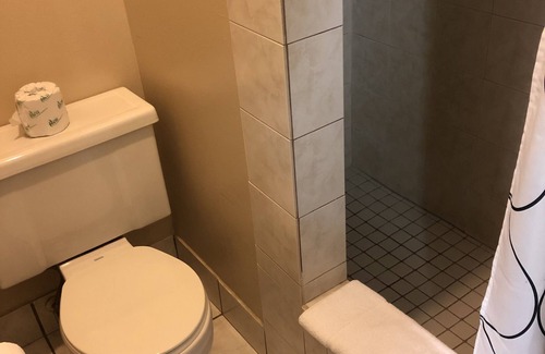 Dallas Hotel | Eco-Friendly Riverside Inn in Dallas with Breakfast Included