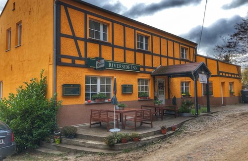 Oderberg Hotel | Riverside Inn: Guest Rated 9/10 with Pet-Friendly Comfort