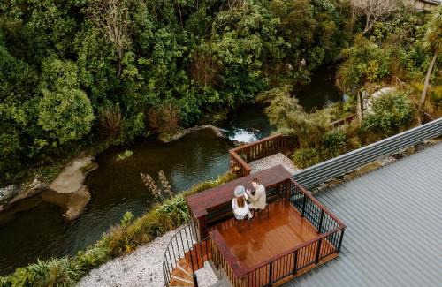 Kaikoura District House | Riverside Kaikōura BASE CAMP