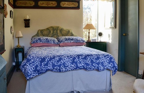 Little Rissington House | Riverside Lodge: Family-Friendly Retreat with Pool Access
