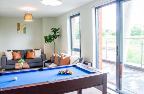 Salford Apartment | Serene Riverside Lodge - A Perfect Family Getaway