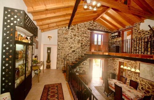 Nossa Senhora do Pranto House | Riverside - Lovely river-view 3 bedroom house