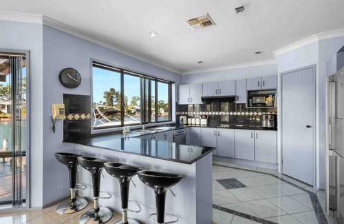 Sussex Inlet House | Riverside Manor