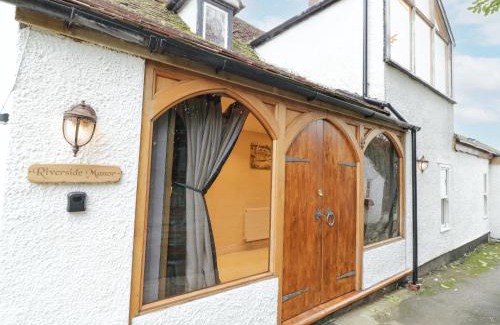 Evesham House | Riverside Manor