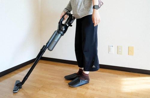 Shinhidaka Apartment | Cozy Riverside Mansion - Family-Friendly Vacation Retreat