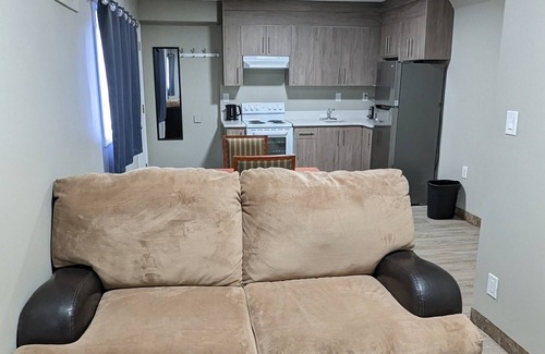 Medicine Hat Hotel | Riverside Motel: Guest Rated 10/10 with Family-Friendly Amenities