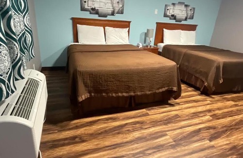 Hebron Hotel | Riverside Motel: Family-Friendly with Pet Amenities Included