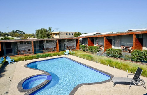 Ocean Grove Hotel | Relaxing Riverside Retreat with Ocean View & Pool Access