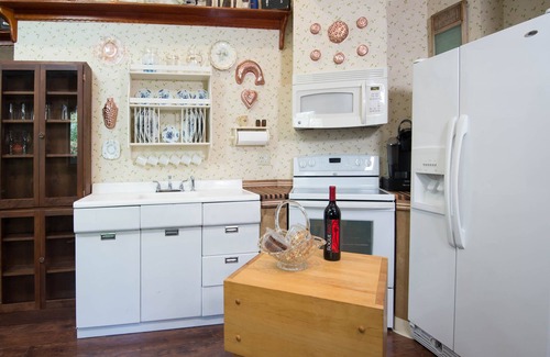 Grants Pass Apartment | Riverside on the Rogue: Guest Rated 9.6 with Pool & Ocean View