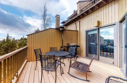 Redmond House | Riverside R&R: Family-Friendly Retreat with Pool & Hot Tub
