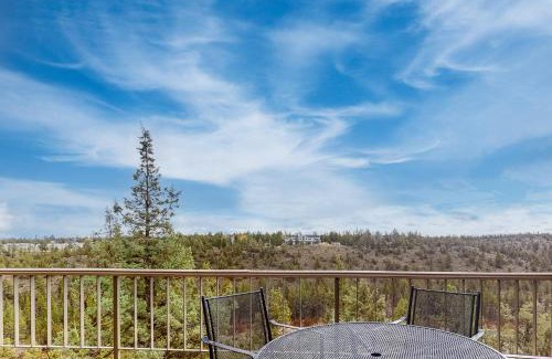 Redmond House | Riverside R&R: Family-Friendly Retreat with Pool & Hot Tub