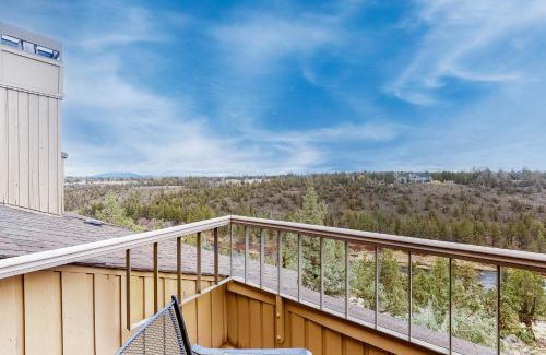 Redmond House | Riverside R&R: Family-Friendly Retreat with Pool & Hot Tub