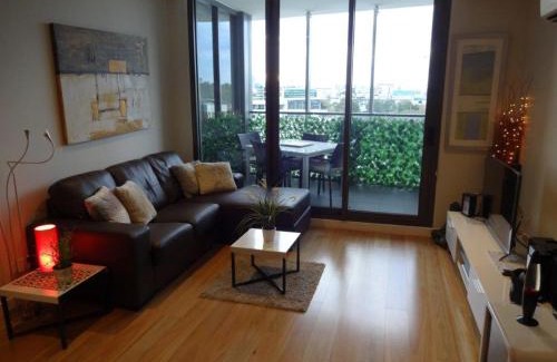 Abbotsford Apartment | Riverside Resort Apartment: Pet-Friendly Oasis with Ocean Views