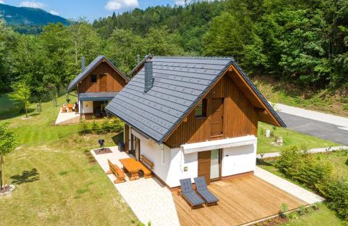 Hrib pri Hinjah Ski Chalet | Family-Friendly Riverside Resort Stari Malni Kolpa Awaits