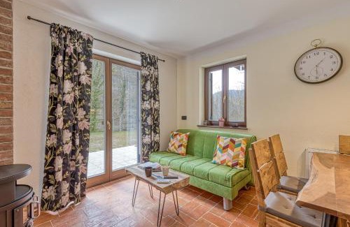Hrib pri Hinjah Ski Chalet | Family-Friendly Riverside Resort Stari Malni Kolpa Awaits