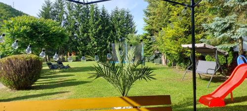 Mali Radic Villa | Riverside Resort Una: Family-Friendly with Breakfast Included
