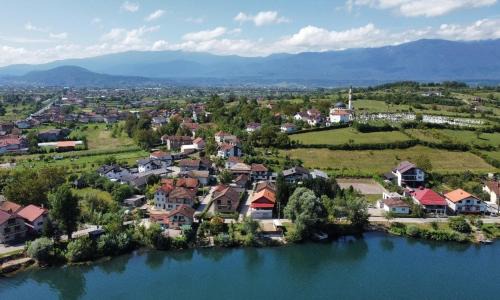 Mali Radic Villa | Riverside Resort Una: Family-Friendly with Breakfast Included