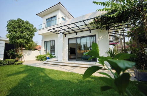 Cam Thanh Villa | Riverside Retreat: Infinity Pool & Sauna Luxury at Private Villa
