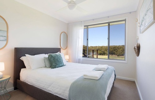Coolangatta House | Riverside Retreat – absolute river front