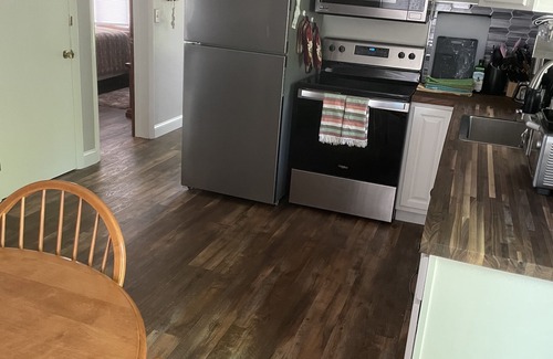 Tamworth House | Riverside Retreat: Ocean View & Pet-Friendly Escape