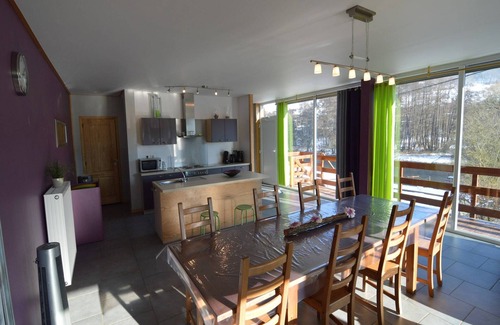Coo House | Modern Cottage Retreat with Sauna and Pet-Friendly Amenities
