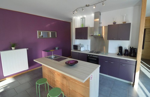 Coo House | Modern Cottage Retreat with Sauna and Pet-Friendly Amenities