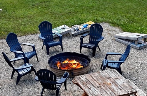 Alger House | Riverside Romance: Couple Getaway with Cozy Tavern Dining & Indoor Pool Access