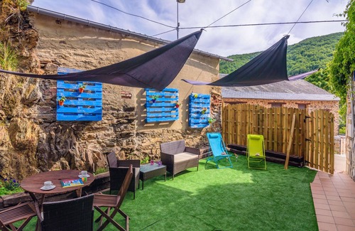 La Omanuela Apartment | Cozy Retreat at Belvilla by OYO in Beautiful Riello