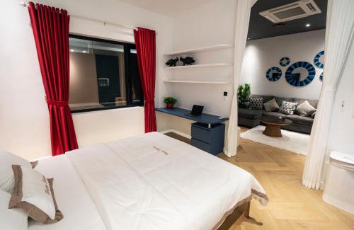 Daun Penh Apartment | Riverside Studio