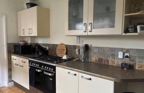 Evesham House | Riverside Town within easy reach of Cotswold Villages. Family friendly