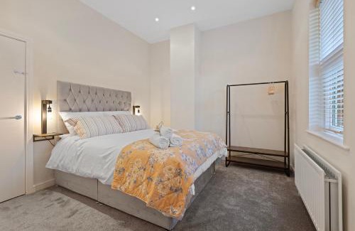 Antrim House | Exceptional Riverside Townhouse in Antrim - Child Friendly