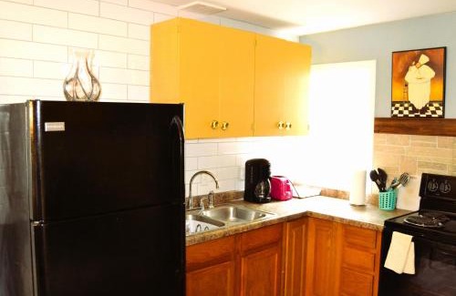 Grand Forks Apartment | Child-Friendly Riverside Retreat with 8.9/10 Guest Rating