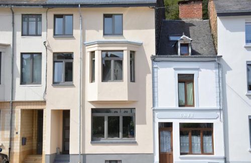 Bouillon House | Bright Townhouse with Pool Table & Pet-Friendly Amenities