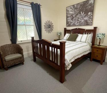 Ballina House | Riversleigh House: Ocean View Retreat with Hot Tub Access