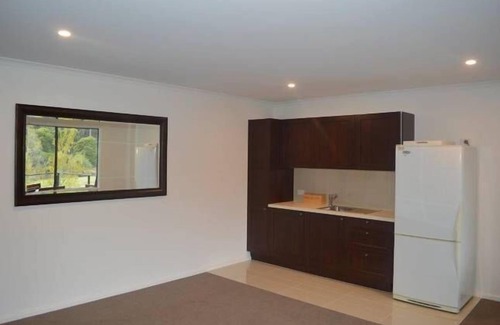 Merrijig House | Riversong: Unwind Near Mt Buller with Ocean Views
