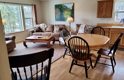 Winthrop Apartment | Riverside Retreat: RiverSong Suites with Gorgeous Views