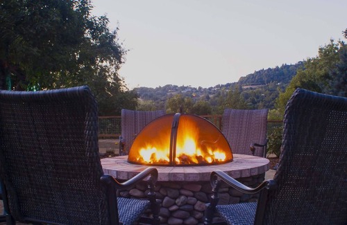 Healdsburg House | Relaxing Riverstone Estate: Pool, Spa & Bocce for 12