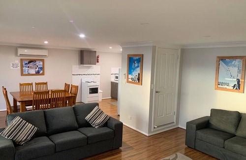 East Jindabyne Cabin | Discover Riverstone Lodge Jindy: Family-Friendly Retreat
