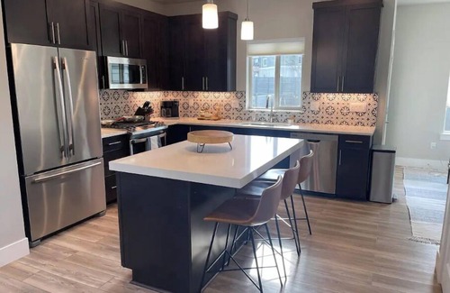 Coeur d'Alene House | Unforgettable Riverstone Village: Pet Friendly & Ocean View