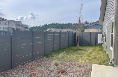 Coeur d'Alene House | Unforgettable Riverstone Village: Pet Friendly & Ocean View