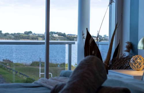 Goolwa House | RiverView - Absolute Water Frontage
