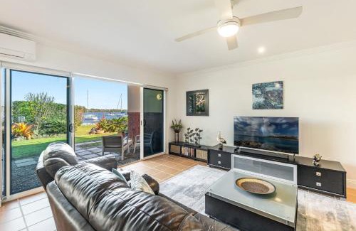 Iluka Apartment | Riverview Apartment - Family-Friendly Stay with Breakfast