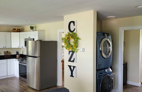 Independence House | Scenic RiverView Cabin with Hot Tub & Family-Friendly Amenities