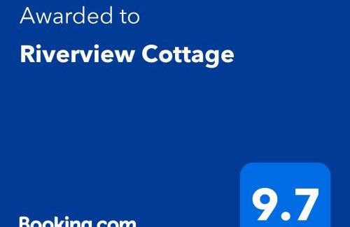 Londonderry House | Riverview Cottage: Family-Friendly Retreat with 9.4/10 Rating