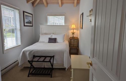 Edgecomb Apartment | Inviting Riverview Cottage at Sheepscot Harbour Club