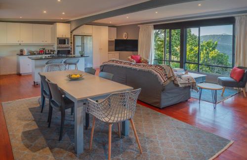 Knysna House | Riverview House Sedgefield: Child-Friendly Retreat with 9.7/10