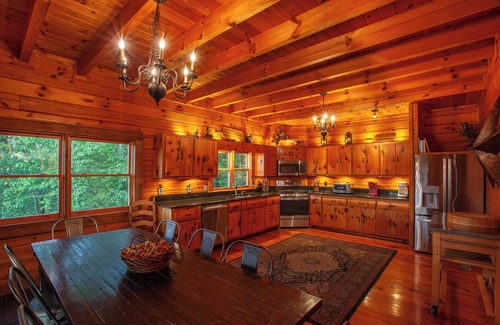 Blue Ridge Cabin | Riverview Lodge: Suites with River Access & Pet-Friendly Amenities