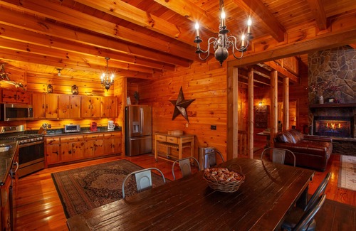 Blue Ridge Cabin | Riverview Lodge: Suites with River Access & Pet-Friendly Amenities