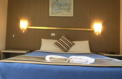 Taree Hotel | Comfortable Stay at Riverview Motor Inn with Pool & Breakfast